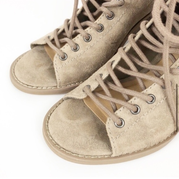 Mossimo Supply Co tan lace up ankle booties - Picture 4 of 8